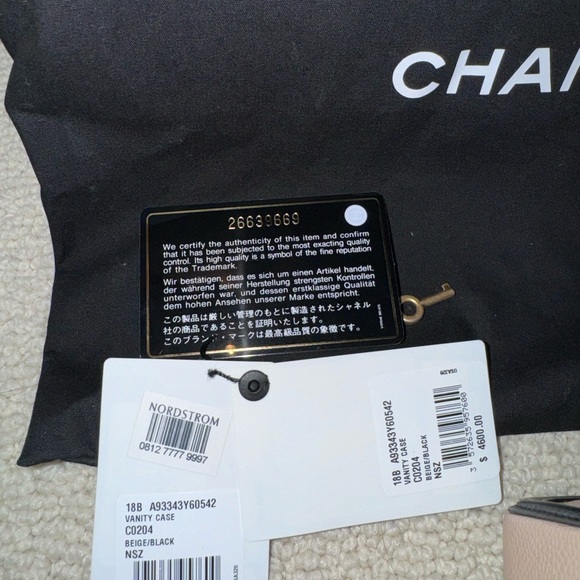 *SOLD*CHANEL Caviar Quilted Medium CC Filigree Vanity Case - NWT - Picture 9 of 12